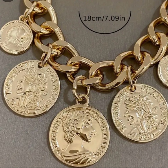 Goldtone Bracelet - Picture 7 of 7